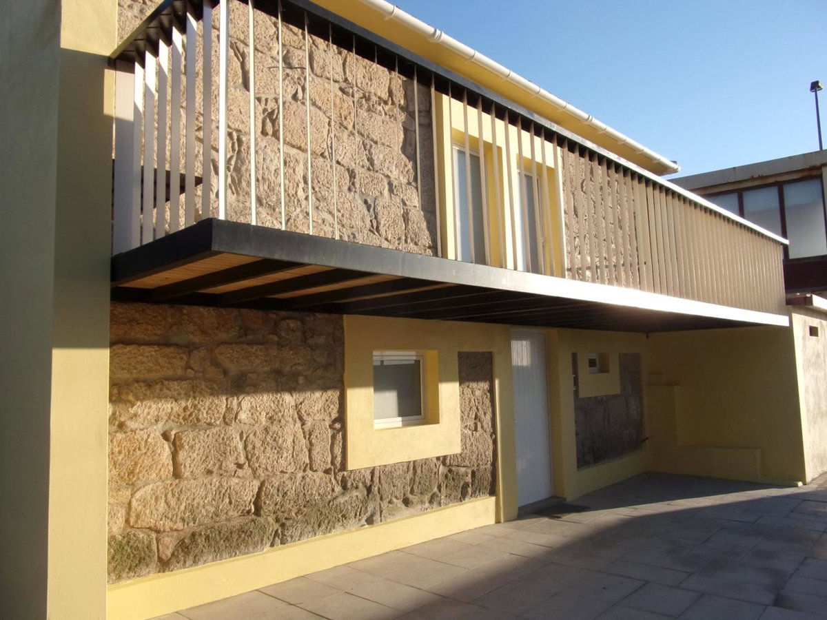 Casa Velha, Portugal