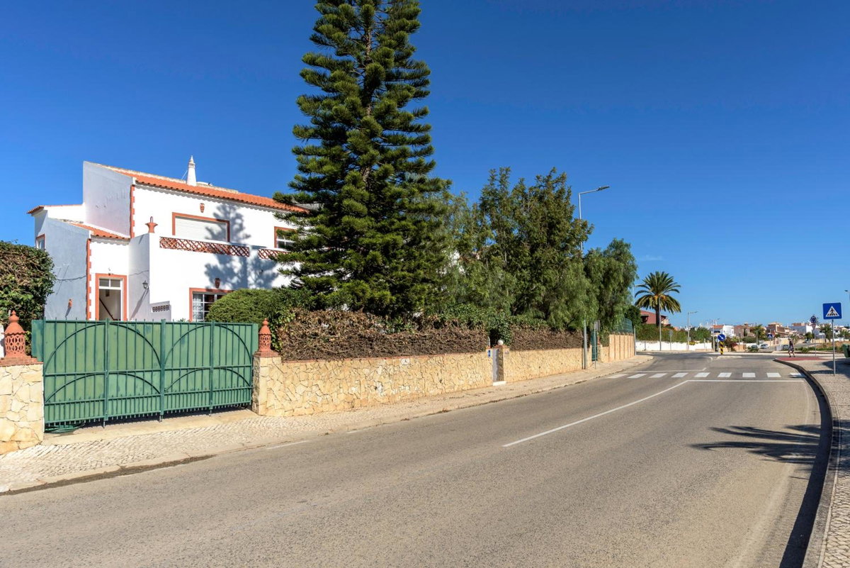 Palm Villa Estudios, Portugal