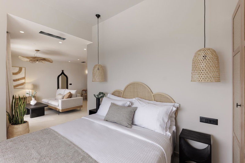 Morfes Luxury Suites by Caldera Houses, Firostefani, Greece