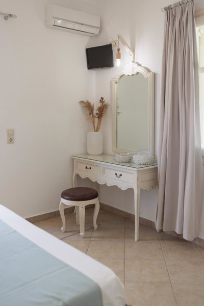 Maria's Rooms & Studios, Agia Anna Naxos, Greece