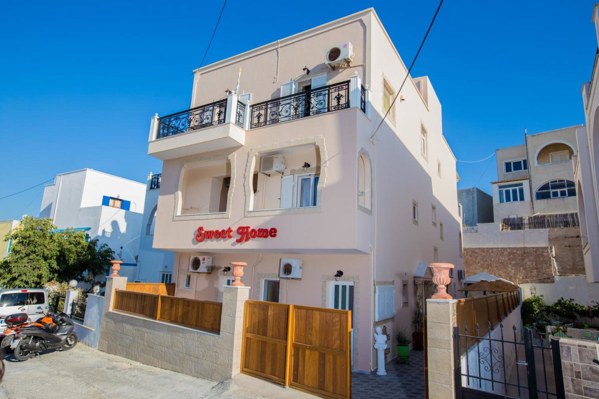 Sweet Home, Greece
