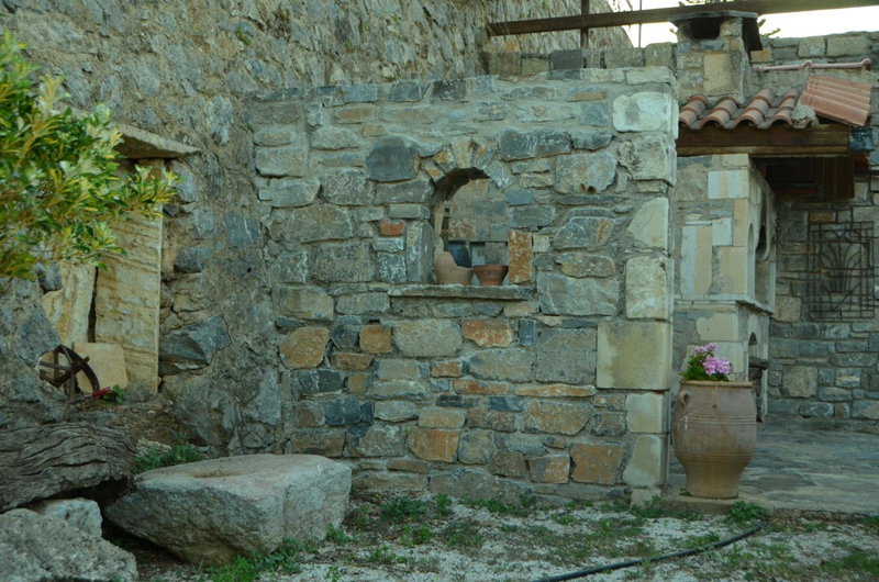 Ellinospito, Axós, Greece