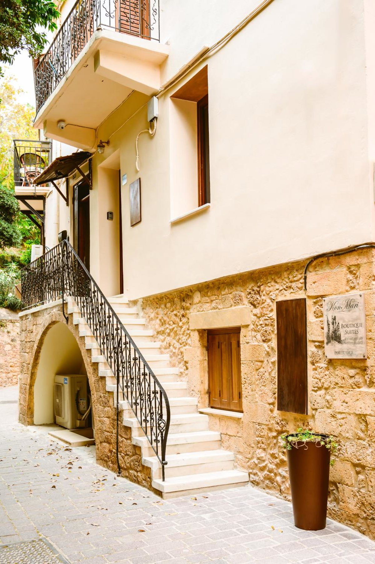 Konmari Boutique Suites, Griechenland