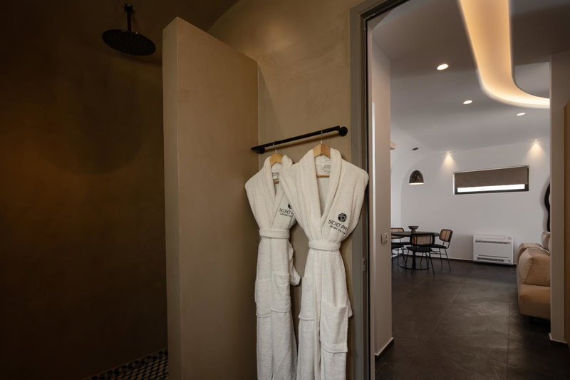 Secret Path Luxury Villas, Imerovigli, Greece