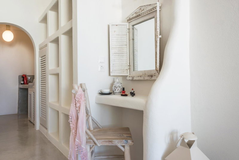 Black Diamond Suites, Akrotiri, Greece