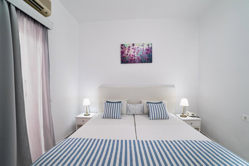 Roxani Hotel, Amoudara Herakliou, Greece
