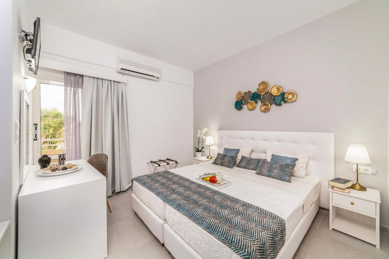 Roxani Hotel, Amoudara Herakliou, Greece