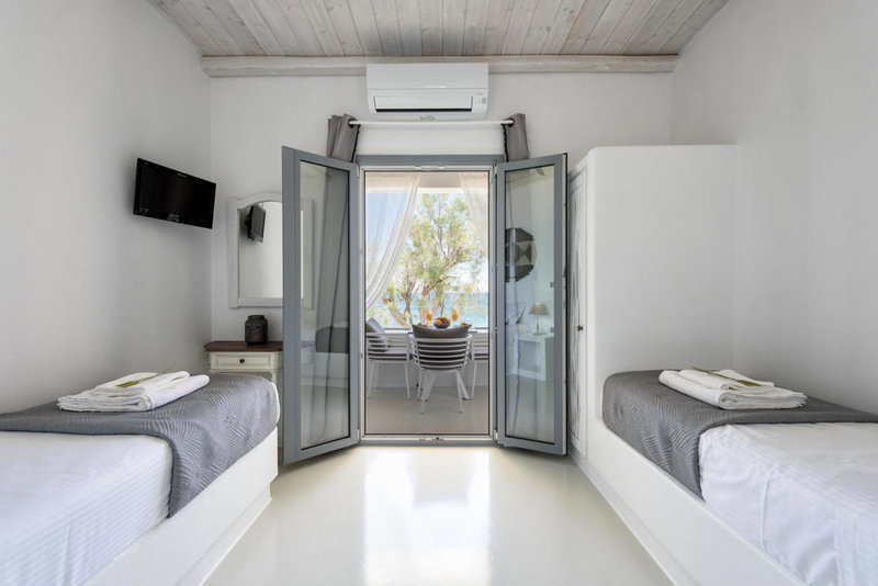 Blue Waves Suites & Apartments - To Kyma, Drios, Greece
