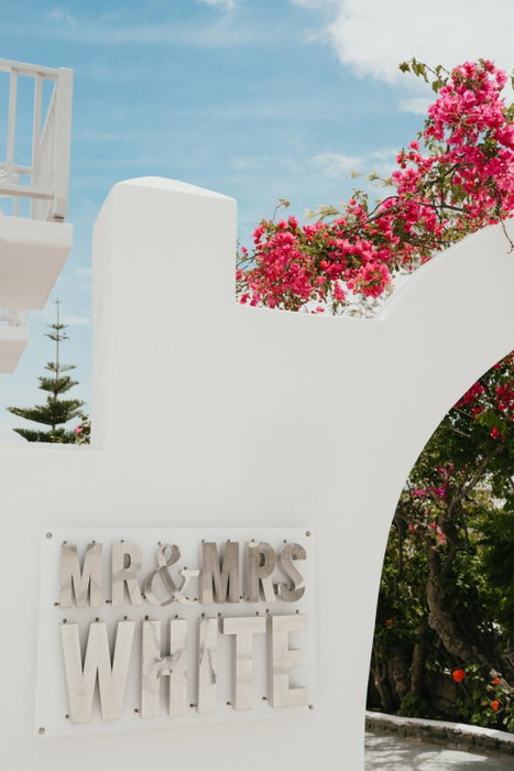Mr and Mrs White Paros, Naousa, Greece