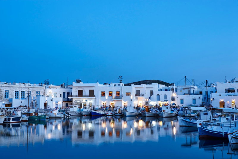 Mr and Mrs White Paros, Naousa, Greece