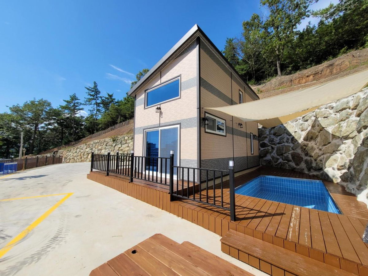Yeosu Thestay 풀빌라, South Korea