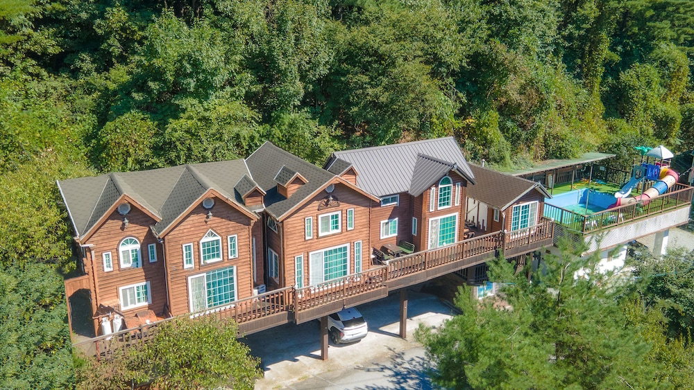Hotel · Gapyeong Chaerokji Pension, Gapyeong