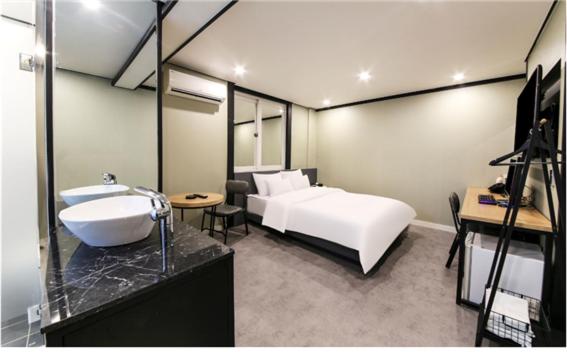 Gamdong Hotel, Busan, South Korea