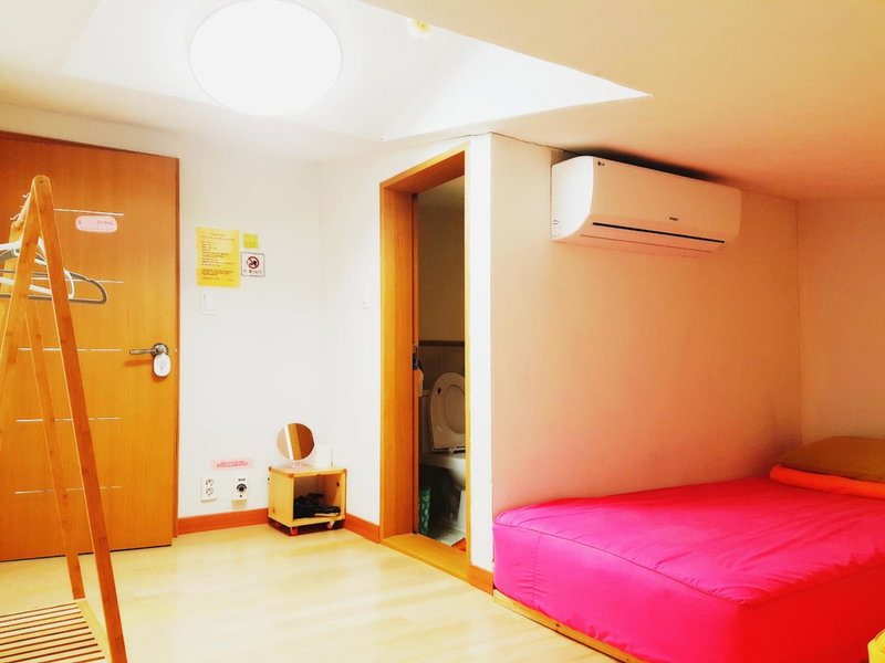 Tongyeong One Guesthouse, Tongyeong, South Korea