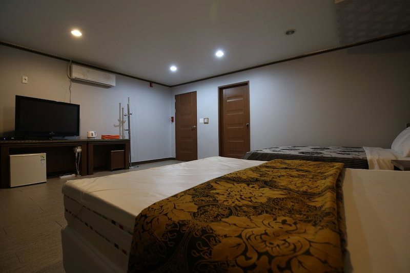R.I Spa Hotel, Chungju, South Korea