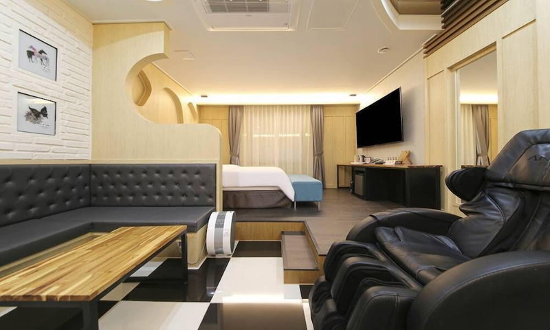 Gwangju Gwangsangu Hanam Hound Hotel, Gwangju, South Korea
