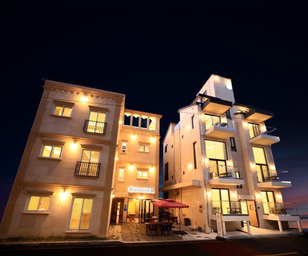 Hotel · Daecheon Golden Rose Pension, Boryeong