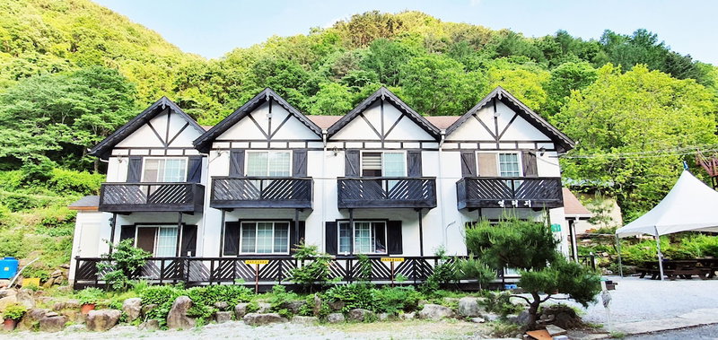 Jirisan Yeonriji Pension, Hamyang, South Korea