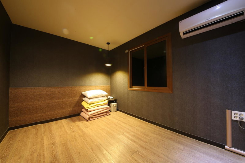 Vitamin Hotel, Busan, South Korea