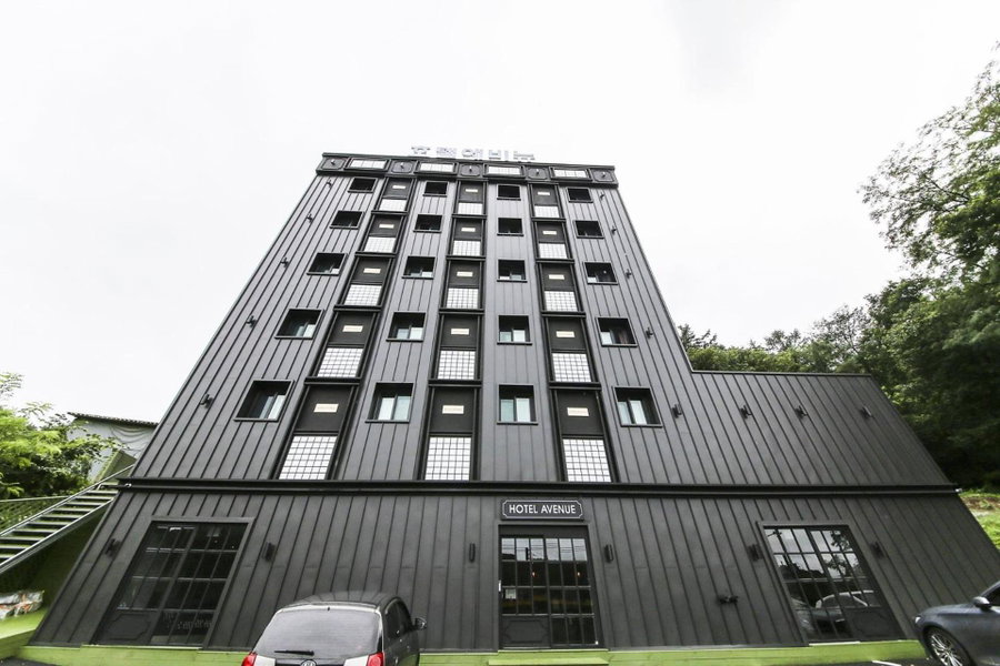 Avenue Hotel, Yonjin, South Korea