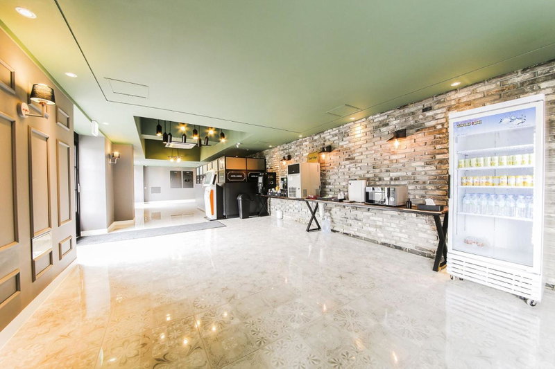 Avenue Hotel, Yonjin, South Korea