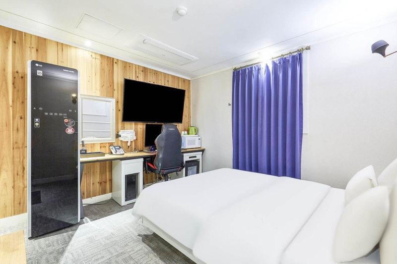 Avenue Hotel, Yonjin, South Korea