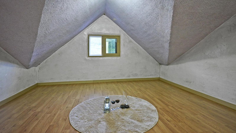 Tongyoung Macaio Pension, Kyosai, South Korea
