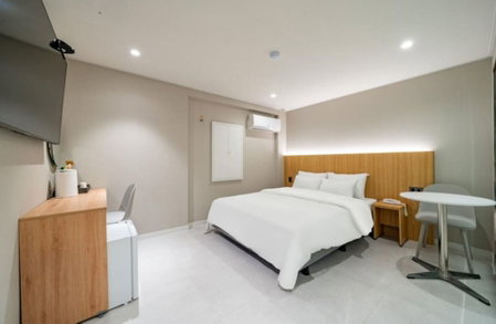 Cream Hotel, Guri, South Korea