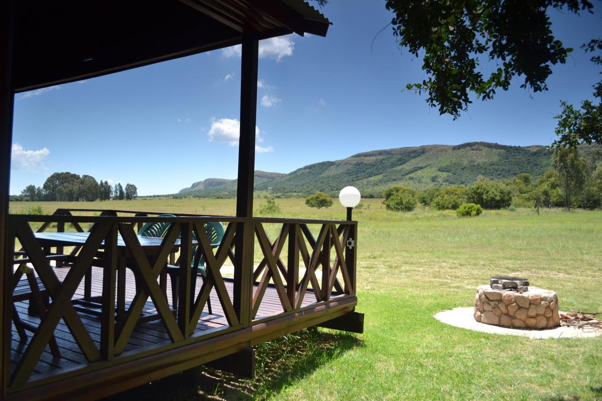 Hotel · Intaba Thulile, Maanhaarrand