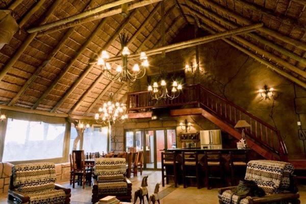 Tshukudiba Game Lodge, Tom Burke, South Africa