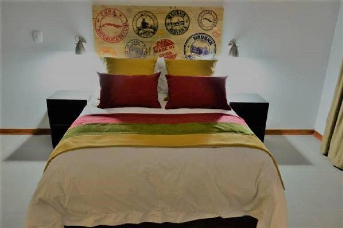 Hotel · Yalla Yalla Boutique Hotel, Witbank