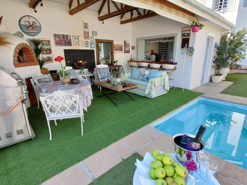 Gordon's Beach Lodge, Gordonʼs Bay, South Africa