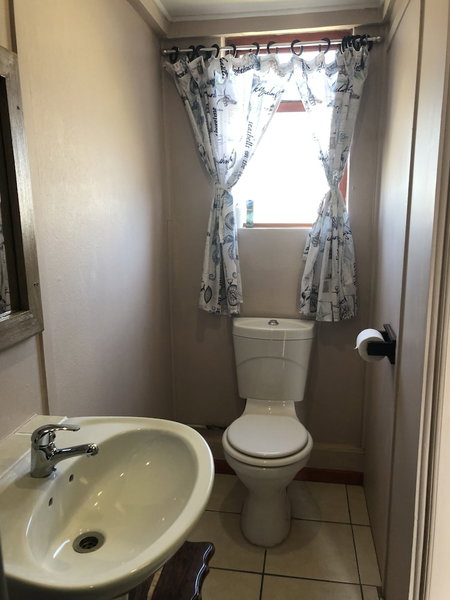 Fisherhaven Traveller's Lodge - Hostel, Hermanus, South Africa