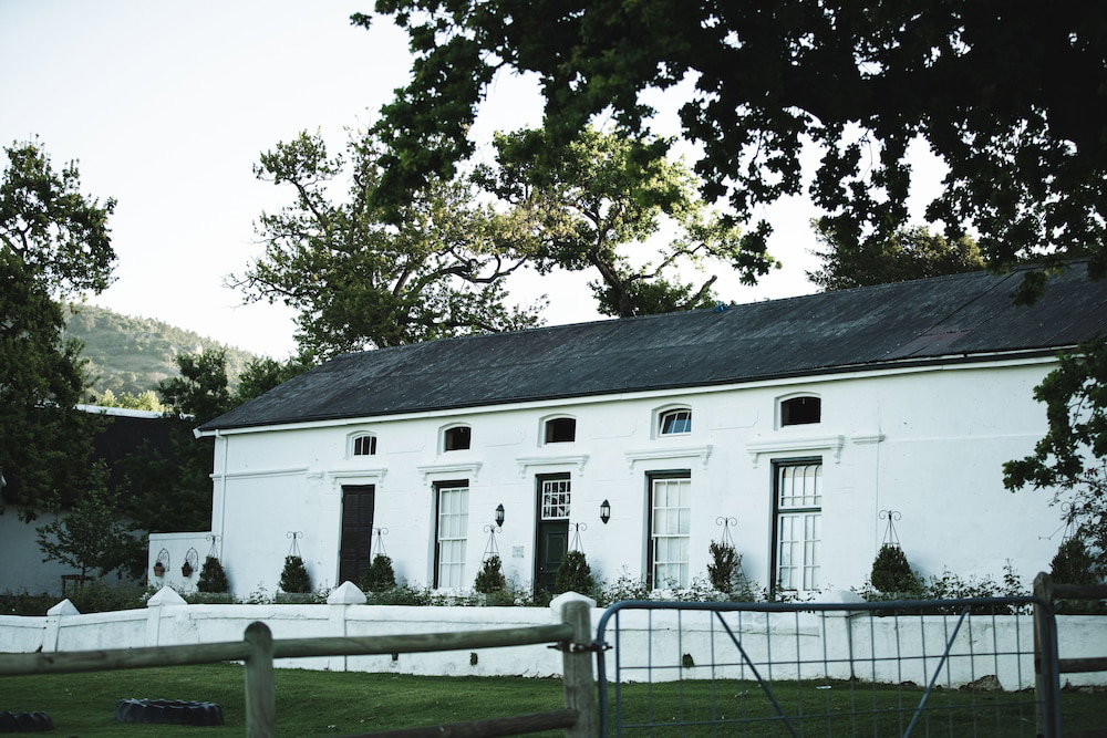 Under Oaks Guesthouse, Южная Африка