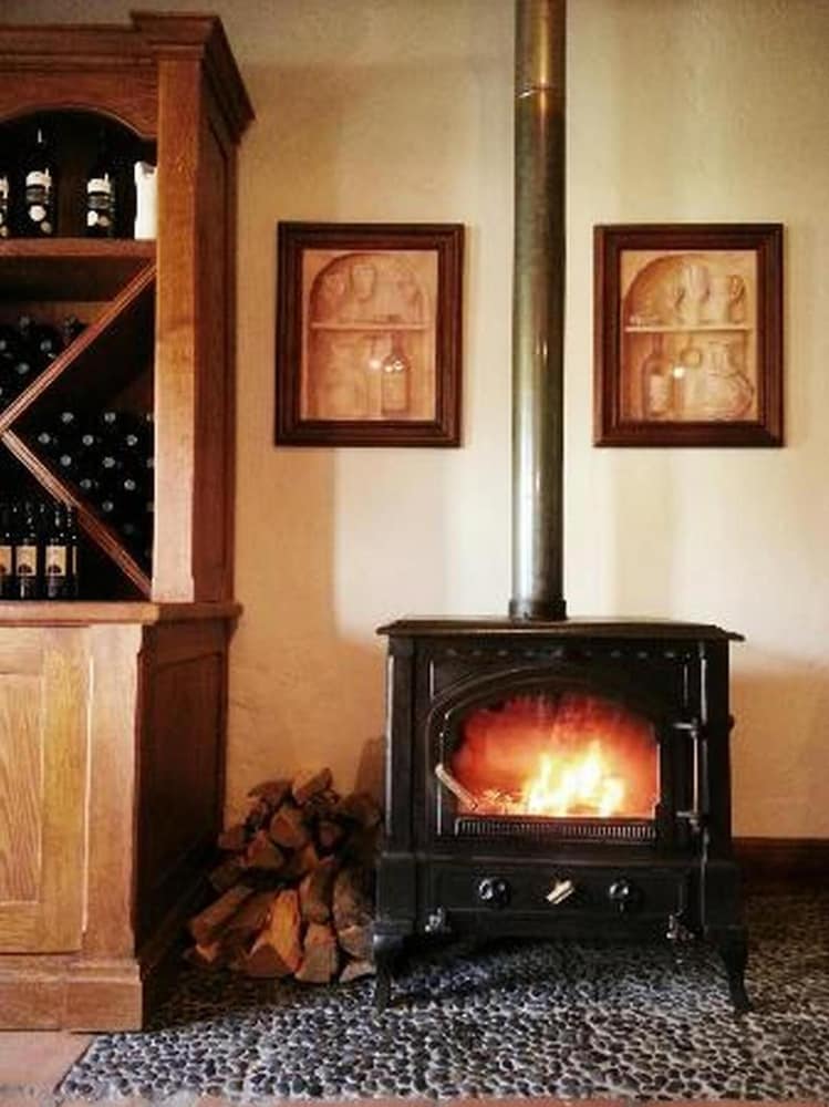 Under Oaks Guesthouse, South Africa