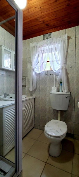 Cozy Cottage +/- 500m from the beach, Cape Town, South Africa
