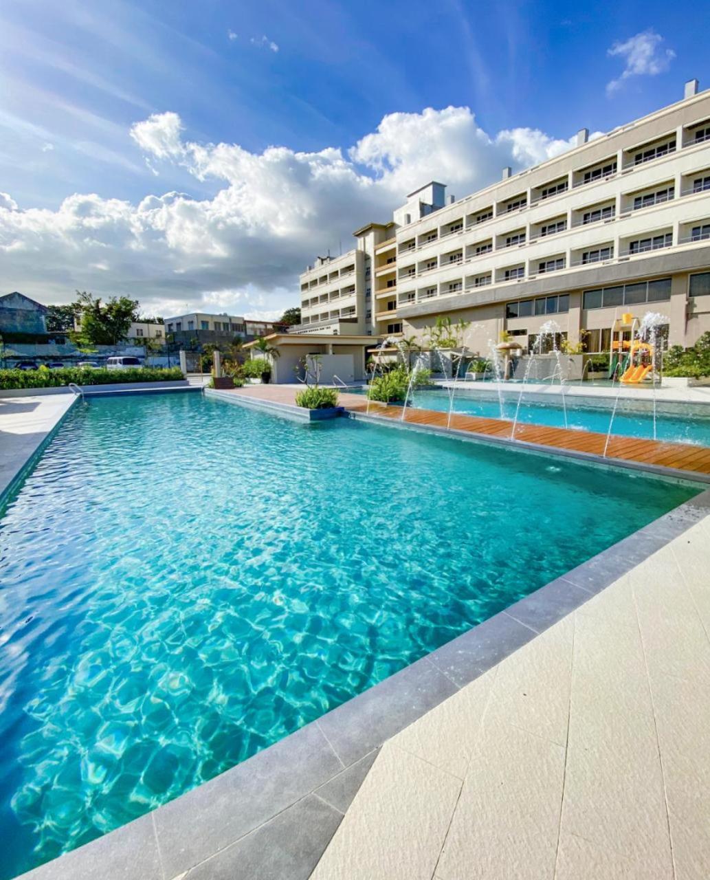 Hotel · Vermillion Hotel, Iloilo City