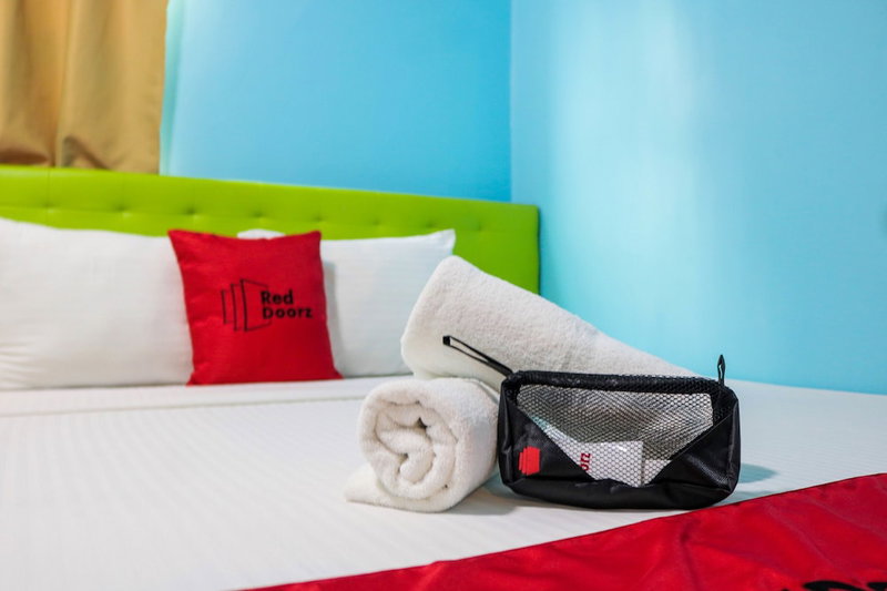 RedDoorz Plus near UV Mandaue Cebu, Mandaue, Philippines