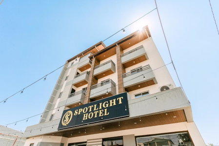 Spotlight Hotel near Hundred Islands Wharf, Alaminos, Philippines