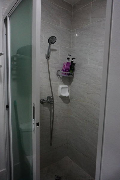 Cozy condo unit 5mins from Mactan Cebu Int'l Airport with Netflix, Mactan, Philippines