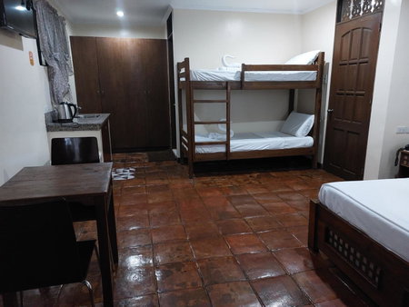 Makabata Guesthouse & Cafe, Manila, Philippines