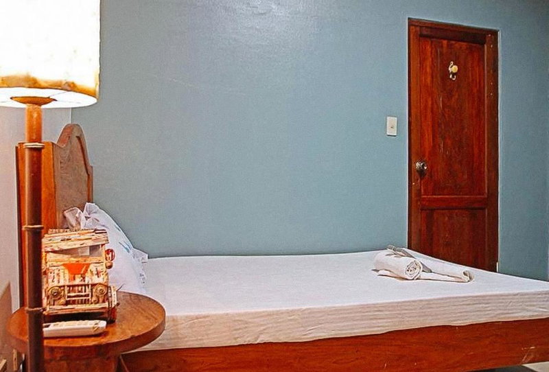 RedDoorz Hostel @ Deomar Hometel & Farm Cafe Ilocos Sur, Baritaoay, Philippines