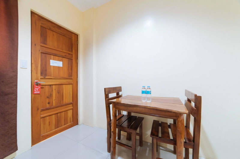 RedDoorz near New Government Center, Bacolod, Philippines