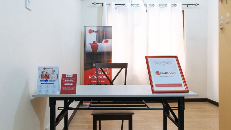 RedDoorz Hostel @ Faes Transient House, Baguio, Philippines