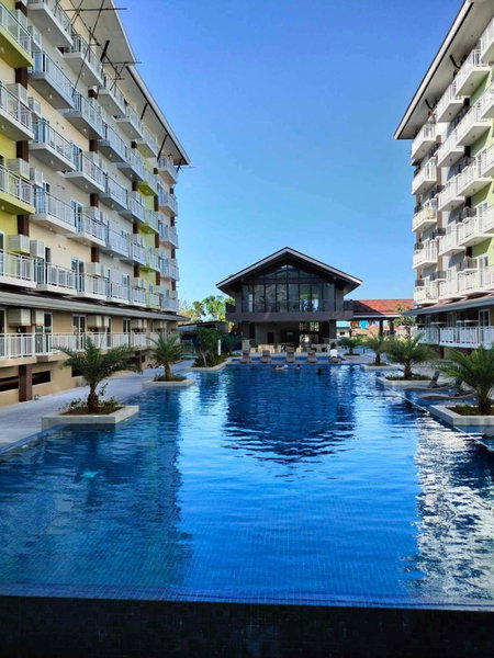 Anya and Carl's Comfy, Mactan, Philippines