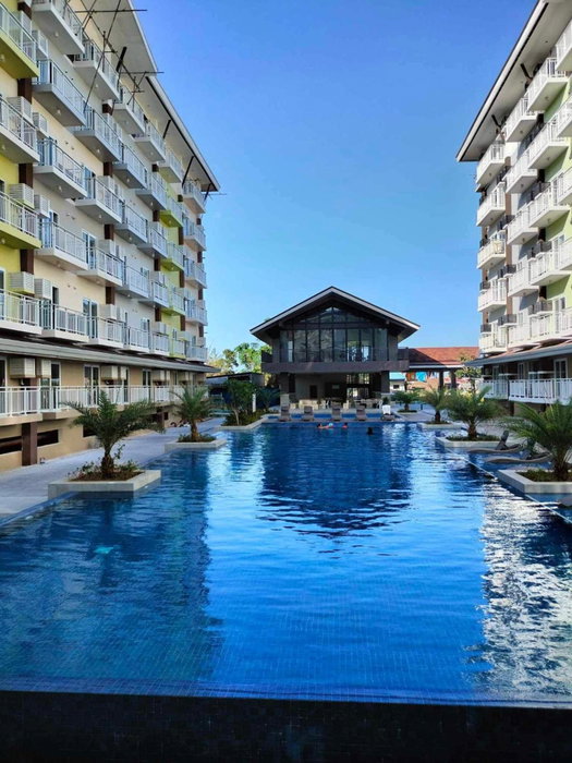 Anya and Carl's Comfy, Mactan, Philippines