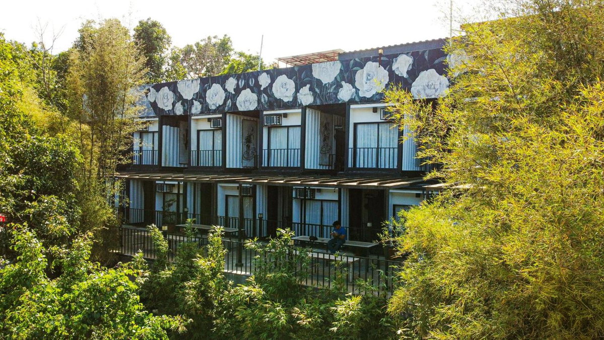 Hotel · Containers by Eco Hotels, Tagaytay
