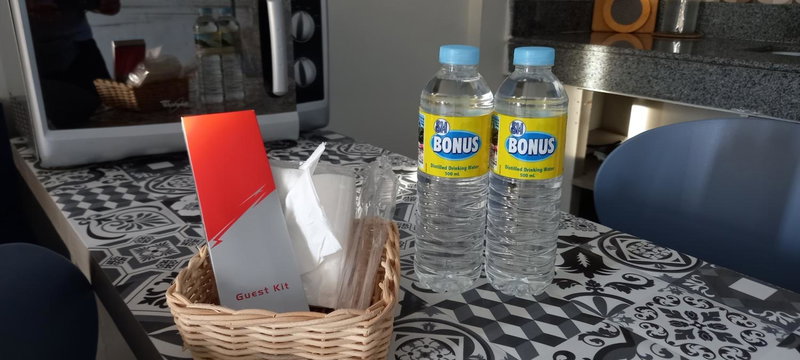 Hive Manila Guesthouse -Netflix,400mbps WI-FI, Bacoor, Philippines