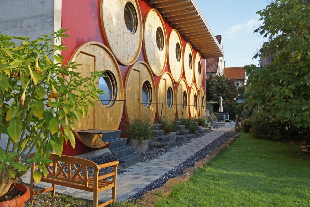 Hotel · Rüedi - WeinFassHotel, Trasadingen