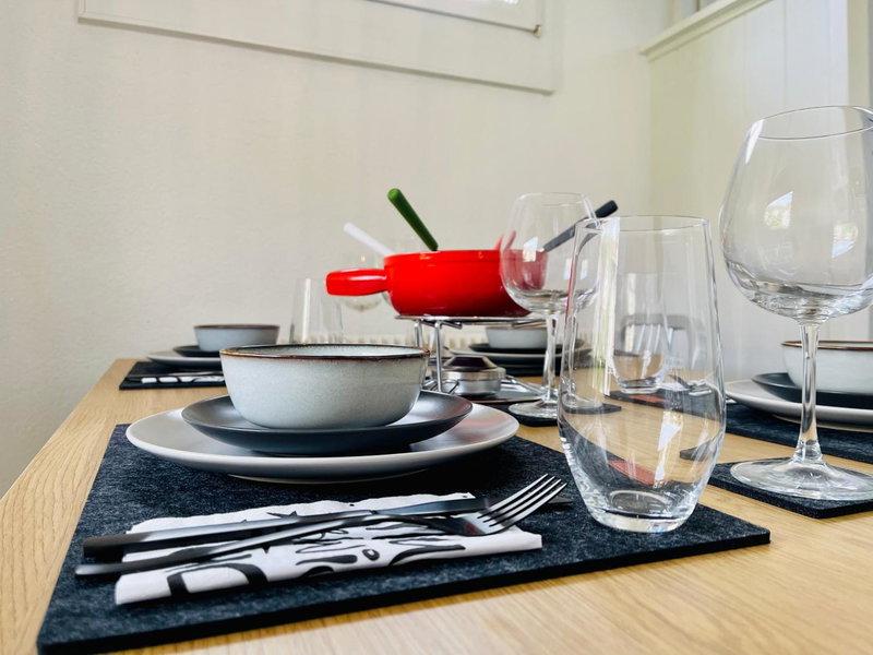 -The Urbanist- Lakeview Free Parking 2BD Fast WiFi, Oberhofen am Thunersee, Switzerland